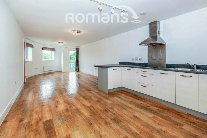 2 Bedroom Flat To Rent In Kingsquarter, Maidenhead, SL6