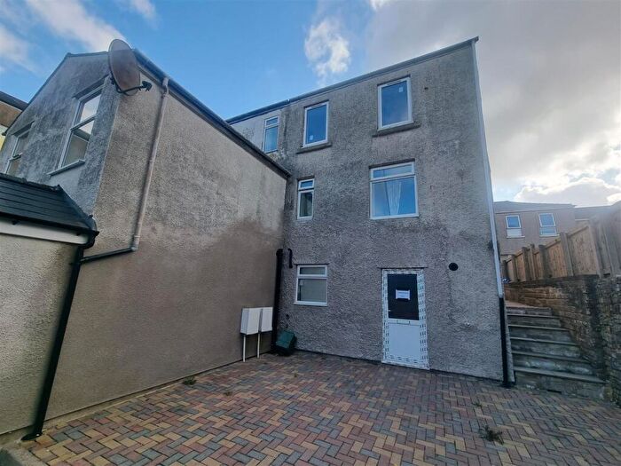 1 Bedroom Property To Rent In Commercial Street, Cinderford, GL14