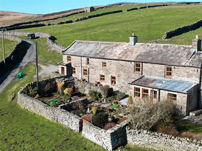 4 Bedroom Semi-Detached House For Sale In Low Row, Richmond, DL11