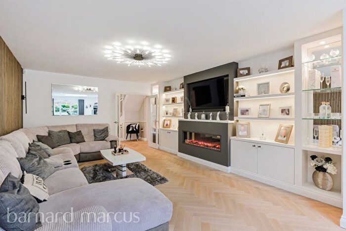 5 Bedroom Detached House For Sale In Sandy Lane South, Wallington, SM6