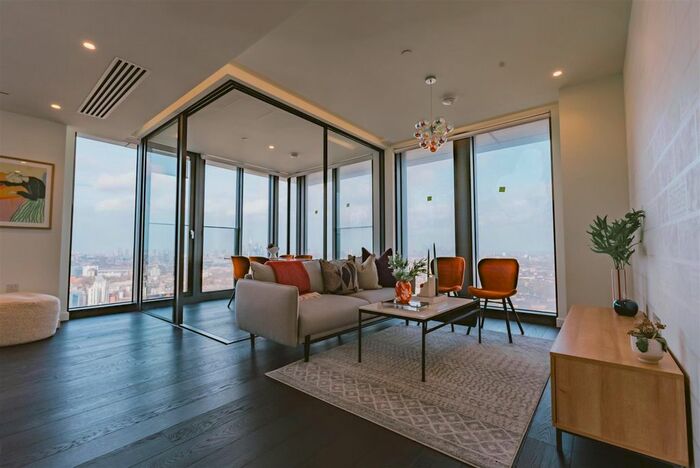 3 Bedroom Flat To Rent In Damac Tower, Vauxhall, London, SW8
