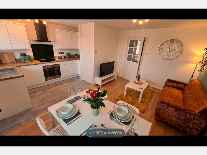 1 Bedroom Flat To Rent In Sandon Close, Rochford, SS4