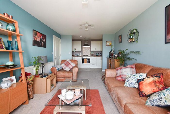 2 Bedroom Flat For Sale In The Ridge, Hastings, TN34