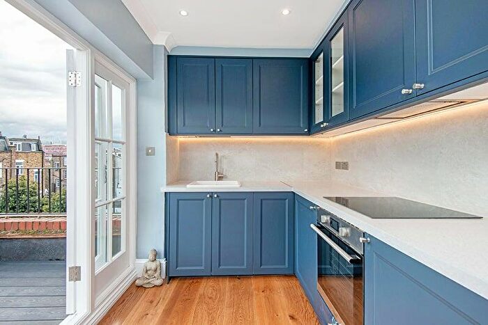 2 Bedroom Apartment To Rent In Offord Road, London, N1