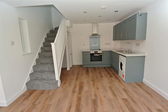 3 Bedroom End Of Terrace House To Rent In Heronfield, Englefield Green, Egham, TW20