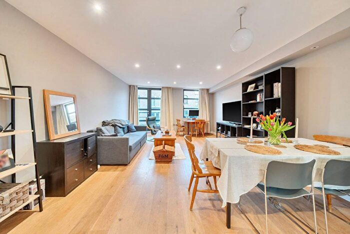1 Bedroom Flat For Sale In Clifton Walk, Hammersmith, London, W6