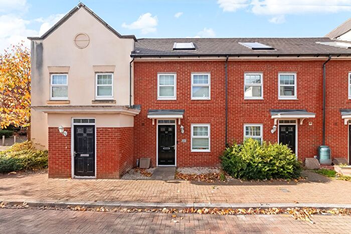 3 Bedroom Terraced House To Rent In Erickson Gardens, Bromley, BR2