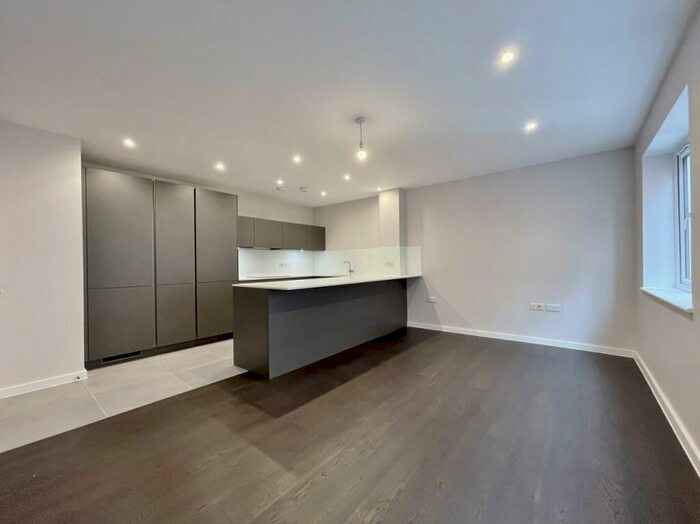 2 Bedroom House To Rent In Golders Green Road, Golders Green, NW11