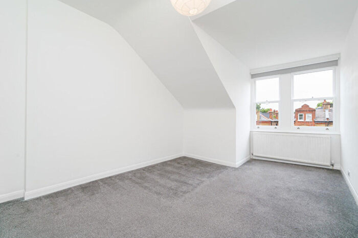 2 Bedroom Apartment To Rent In Fellows Road, Swiss Cottage, London, NW3