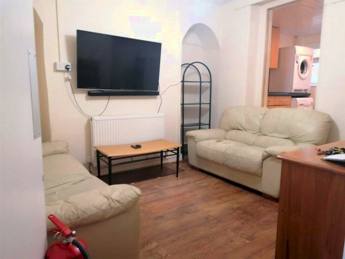 4 Bedroom Terraced House To Rent In Caellepa., Bangor, Gwynedd, LL57