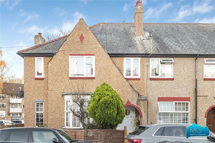 2 Bedroom Maisonette To Rent In Green Road, Whetstone, London, N20