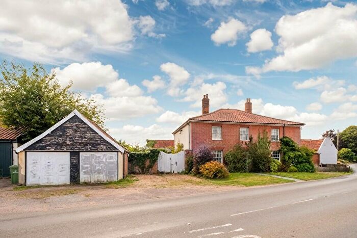 6 Bedroom Detached House For Sale In Old Buckenham, NR17