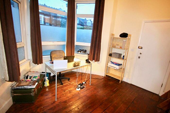 Studio To Rent In Mountfield Road, London, N3