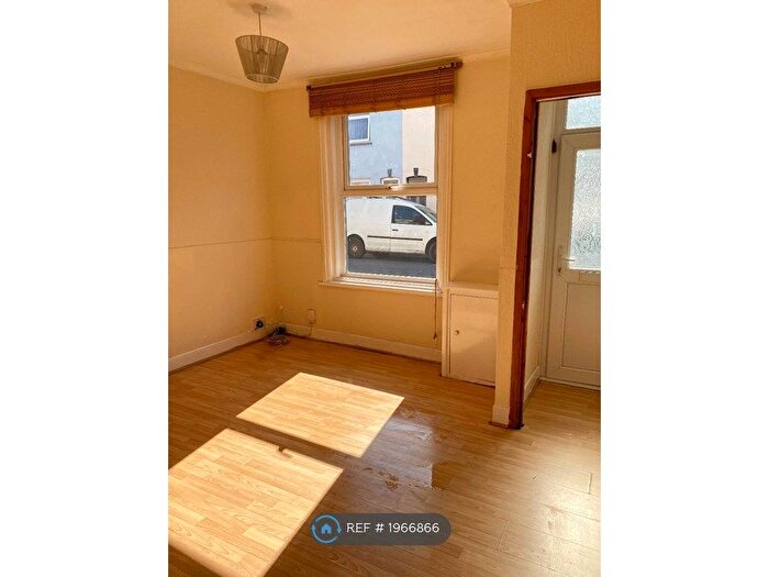 2 Bedroom Terraced House To Rent In Havant Road, Portsmouth, PO2