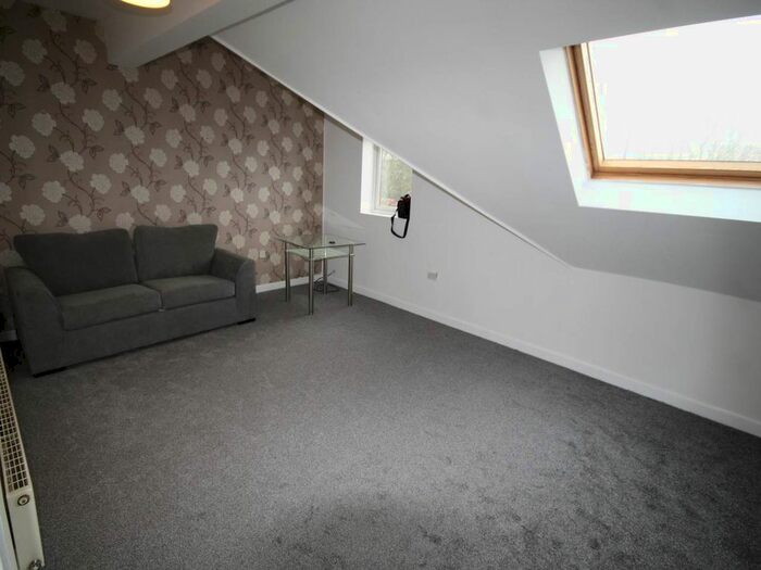 1 Bedroom Flat To Rent In Tong Street, East Bierley, Bradford, BD4