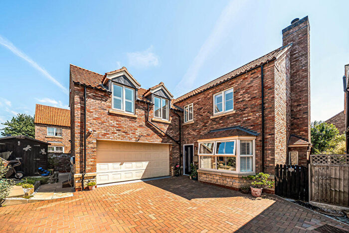 4 Bedroom Detached House For Sale In Foxford Lane, Cherry Willingham, Lincoln, LN3