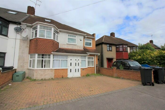 5 Bedroom Property To Rent In Cheriton Avenue, Clayhall, Ilford, IG5