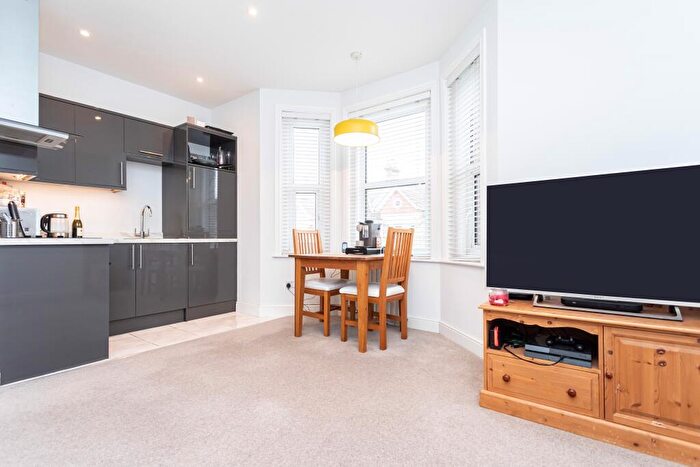 1 Bedroom Flat To Rent In Kingston Road, Poole, BH15