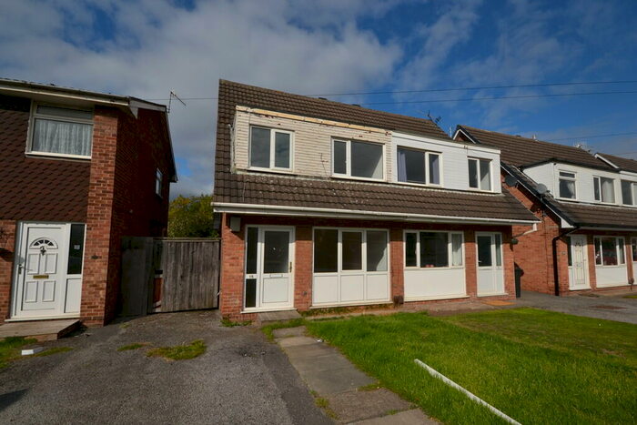 3 Bedroom Semi-Detached House To Rent In Alford Close, Beeston, NG9