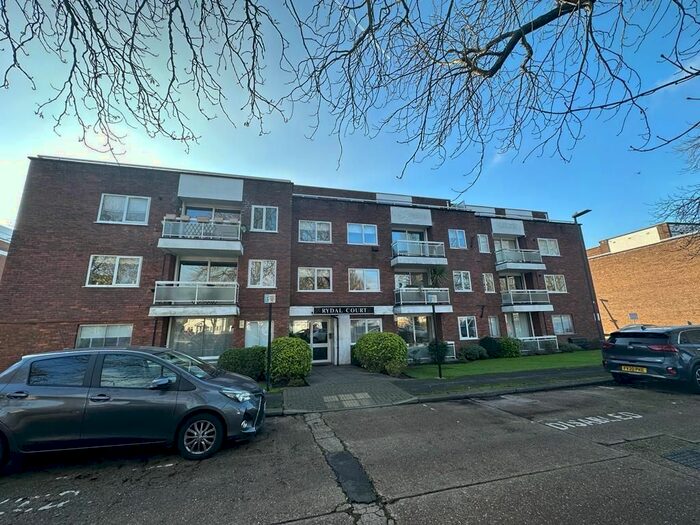 2 Bedroom Flat To Rent In Stonegrove, Edgware, HA8
