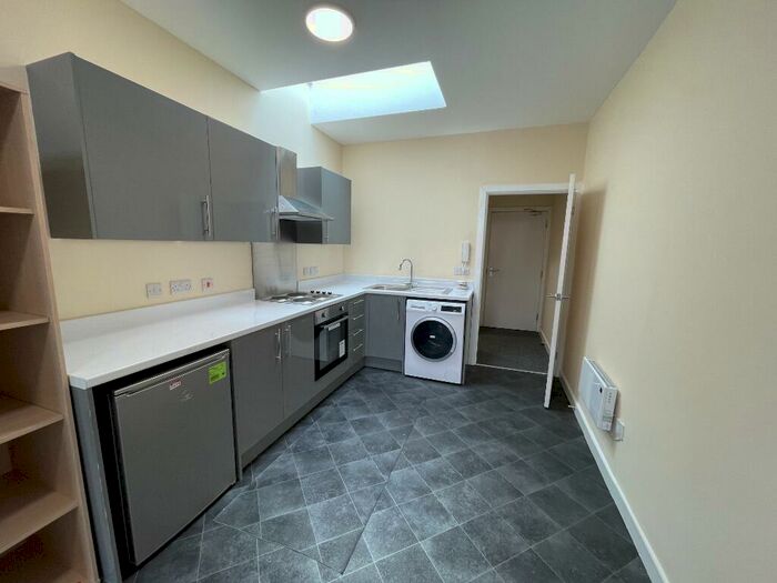 1 Bedroom Flat To Rent In Montague Road, Clarendon Park, Leicester, LE2