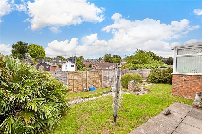 2 Bedroom Detached Bungalow For Sale In Lineacre Close, Gillingham, Kent, ME8