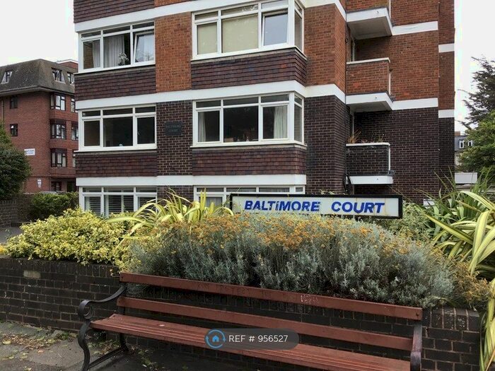 3 Bedroom Flat To Rent In Baltimore Court, Hove, BN3