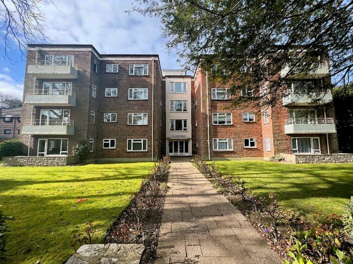 2 Bedroom Flat To Rent In Derby Road, Bournemouth, BH1