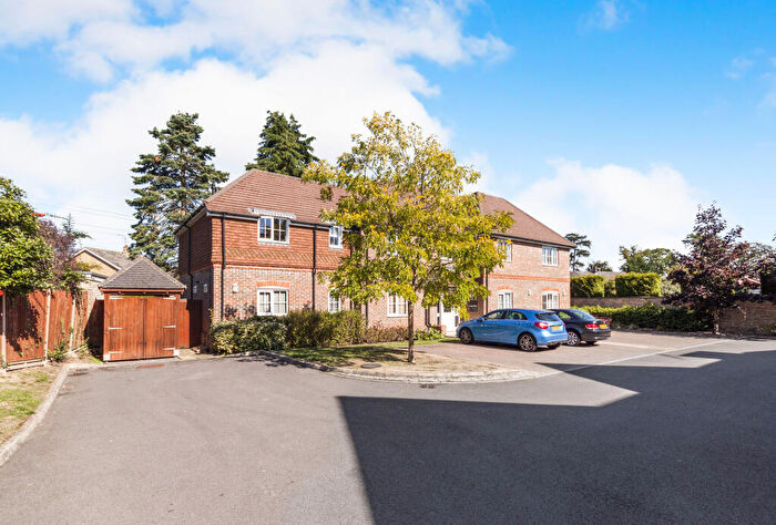2 Bedroom Flat To Rent In Godwin Close, Wokingham, RG41