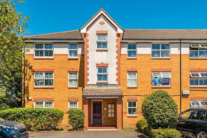 2 Bedroom Flat To Rent In Old Park Mews, Hounslow, TW5