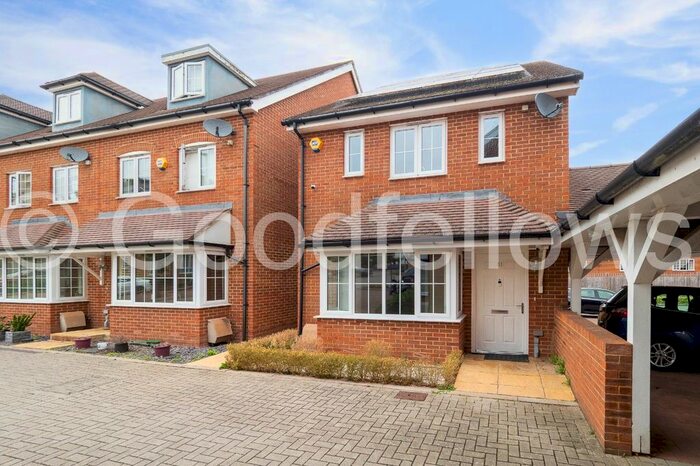 3 Bedroom Detached House To Rent In Damson Way, Carshalton, SM5
