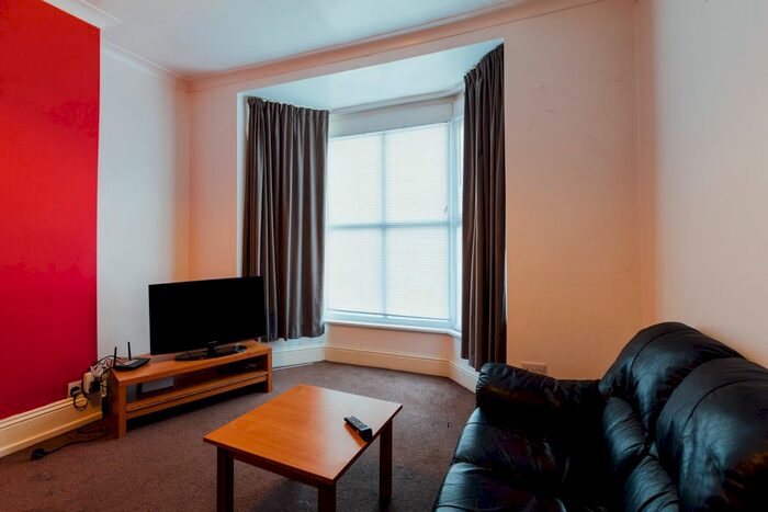 5 Bedroom Flat To Rent In Clough Road, Hull HU5