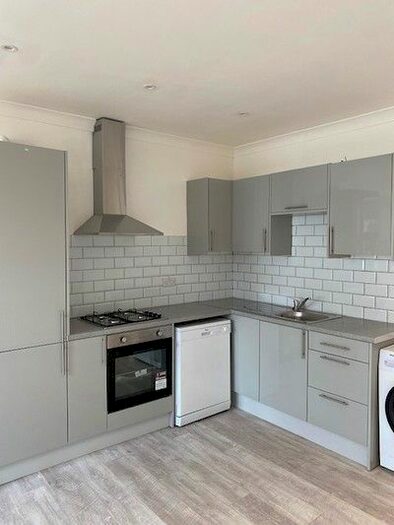 3 Bedroom Maisonette To Rent In Lyham Road, Brixton, Brixton, SW2