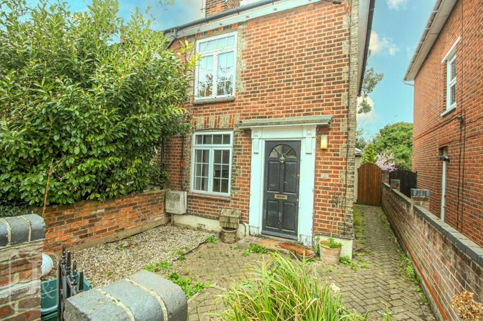 3 Bedroom Semi-Detached House To Rent In Bergholt Road, Colchester, Essex, CO4