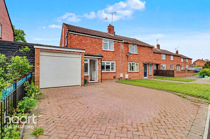 3 Bedroom Semi-Detached House For Sale In Pines Road, Chelmsford, CM1