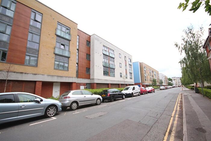 1 Bedroom Flat To Rent In Wallis Place, Hart Street, Maidstone, Kent, ME16