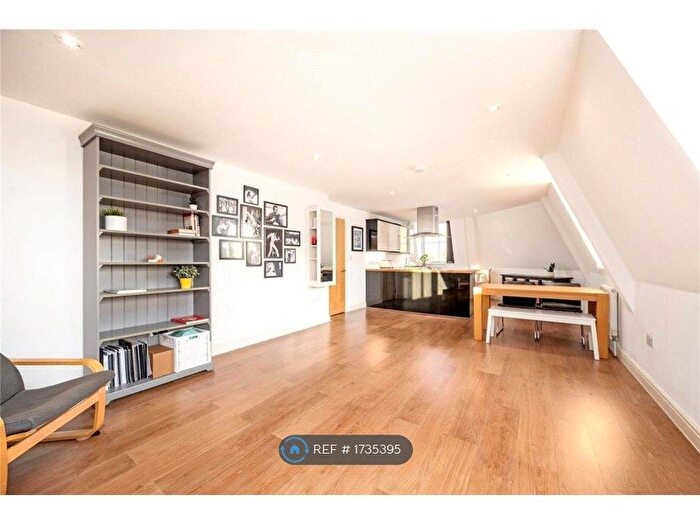 1 Bedroom Flat To Rent In Fathom Court, London, E1