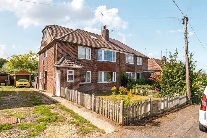 2 Bedroom Maisonette For Sale In Newbury, Berkshire, RG14