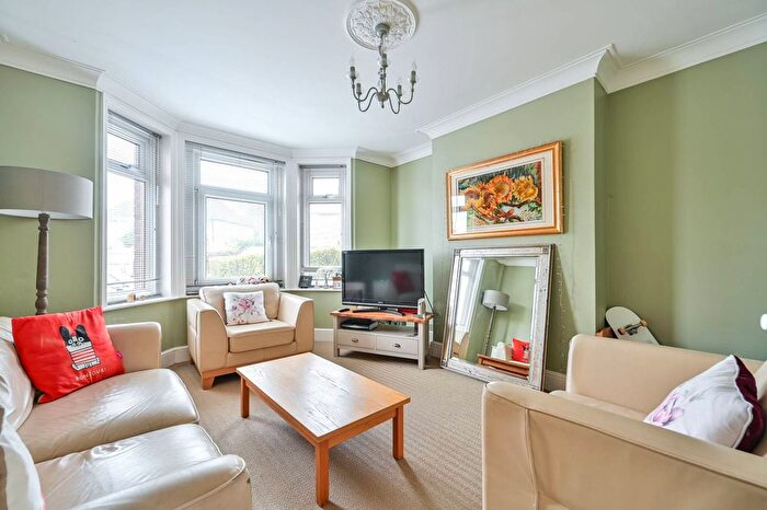 3 Bedroom Property To Rent In Worplesdon Road, Stoughton, Guildford, GU2