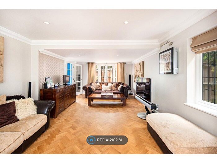 5 Bedroom Detached House To Rent In Nursery Gardens, Goffs Oak, Waltham Cross, EN7