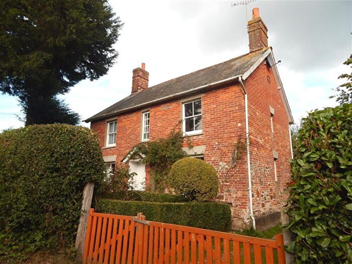 3 Bedroom Detached House To Rent In Whiteshoot, Redlynch, SP5