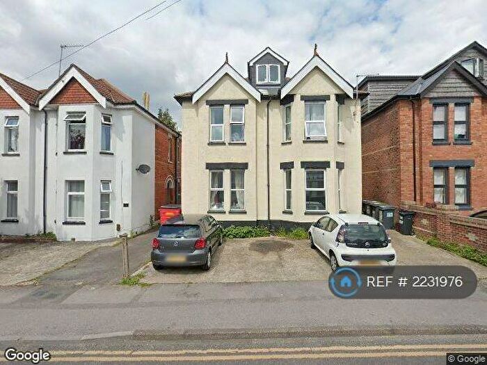 2 Bedroom Flat To Rent In Winton, Bournemouth, BH9