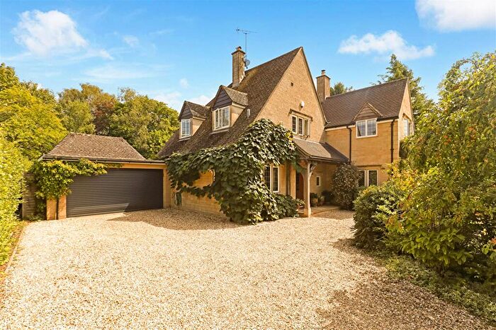 4 Bedroom Detached House For Sale In The Hithe, Rodborough Common, Stroud, GL5
