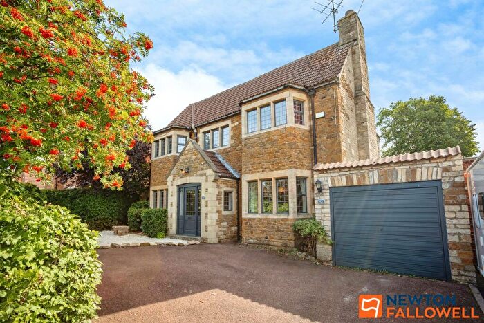 4 Bedroom Detached House For Sale In Signal Road, Grantham, NG31