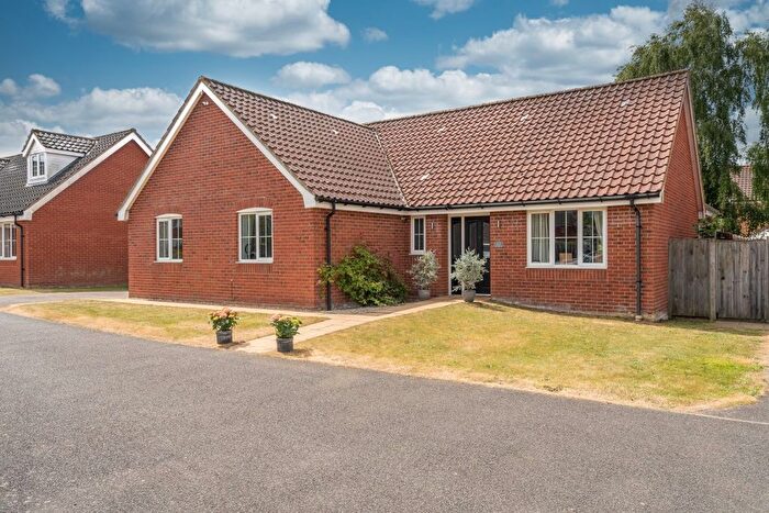 3 Bedroom Detached Bungalow For Sale In Cawston, Norwich, NR10