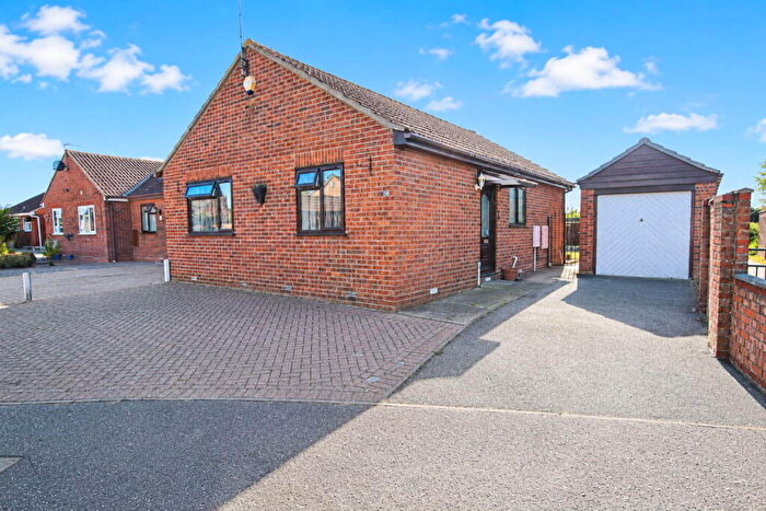2 Bedroom Bungalow For Sale In Litchfield Close, Clacton-on-Sea, CO15