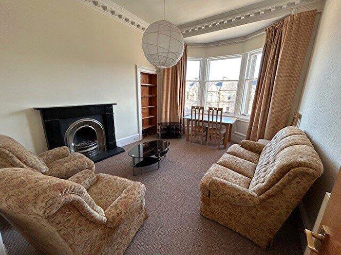 3 Bedroom Flat To Rent In Haddington Place, Edinburgh, EH7