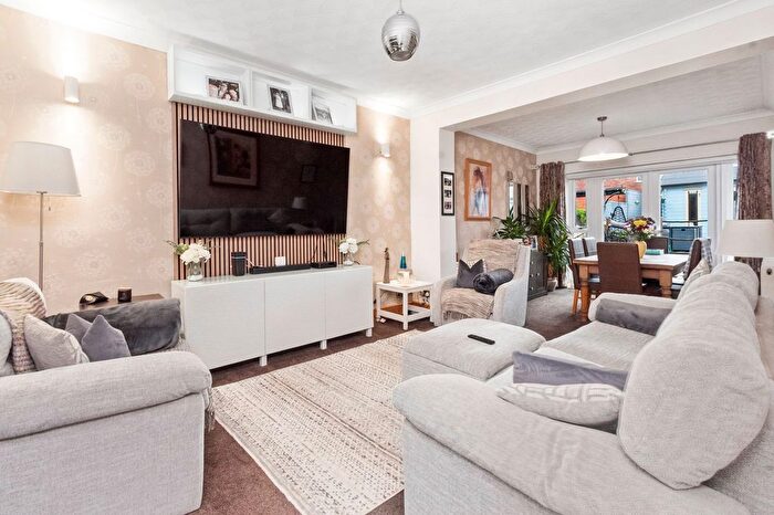 3 Bedroom Semi Detached House For Sale In Freckleton Road, St. Helens, WA10