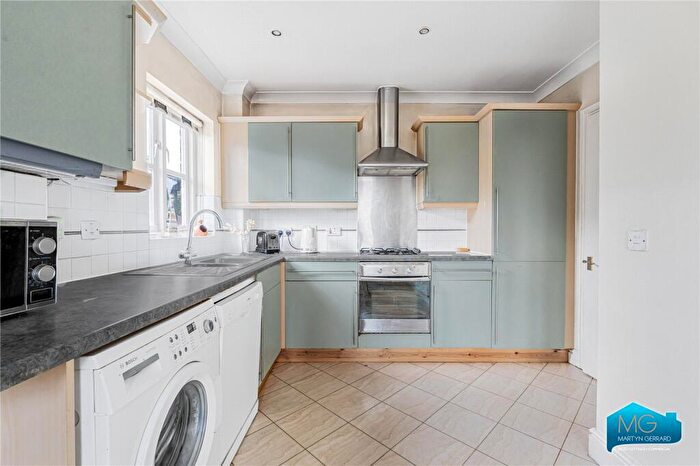 2 Bedroom Apartment To Rent In Litchfield House, Wedmore Street, Upper Holloway, N19