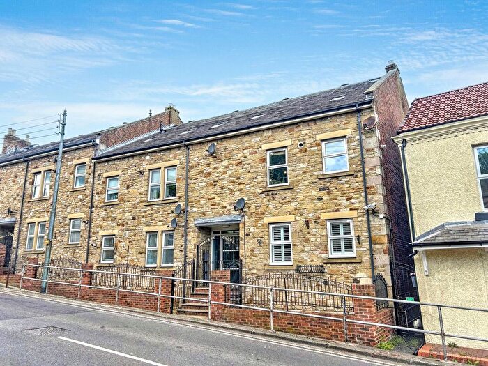 2 Bedroom Flat For Sale In Fellside Road, Whickham, Newcastle Upon Tyne, NE16